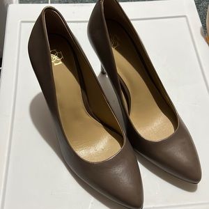 Ann Taylor Leather Pumps Size 8.5